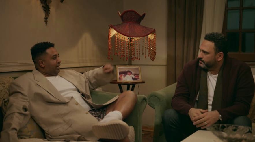 أكرم حسني يخسر عائلته بالتدريج في بابا جه الحلقة السادسة