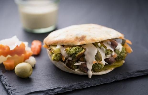 ساندويتش الديناميت في المنزل بطريقة المطاعم.. «مش هيكلفك حاجة»