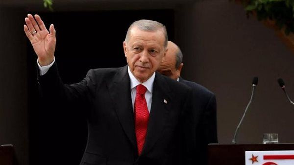 أردوغان يخطب أمام 40 ألفا من مؤيديه في مدينة أرضروم