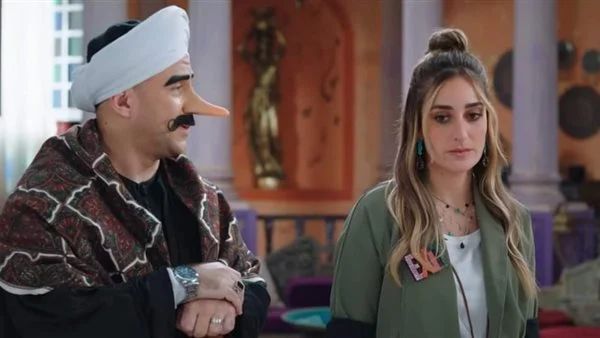 أمينة خليل معجبة بأنف “الكبير”… هكذا ردّت على كل متنمّر