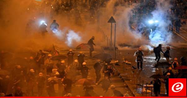 "أ ف ب": حبس 12 شخصاً في هونغ كونغ في قضية الهجوم على البرلمان عام 2019