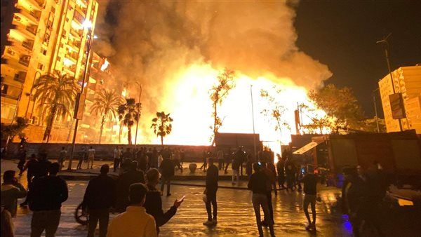 حريق استوديو الأهرام ..النيران تمتد إلى أربع أبراج سكنية وهروب الأهالي للشارع