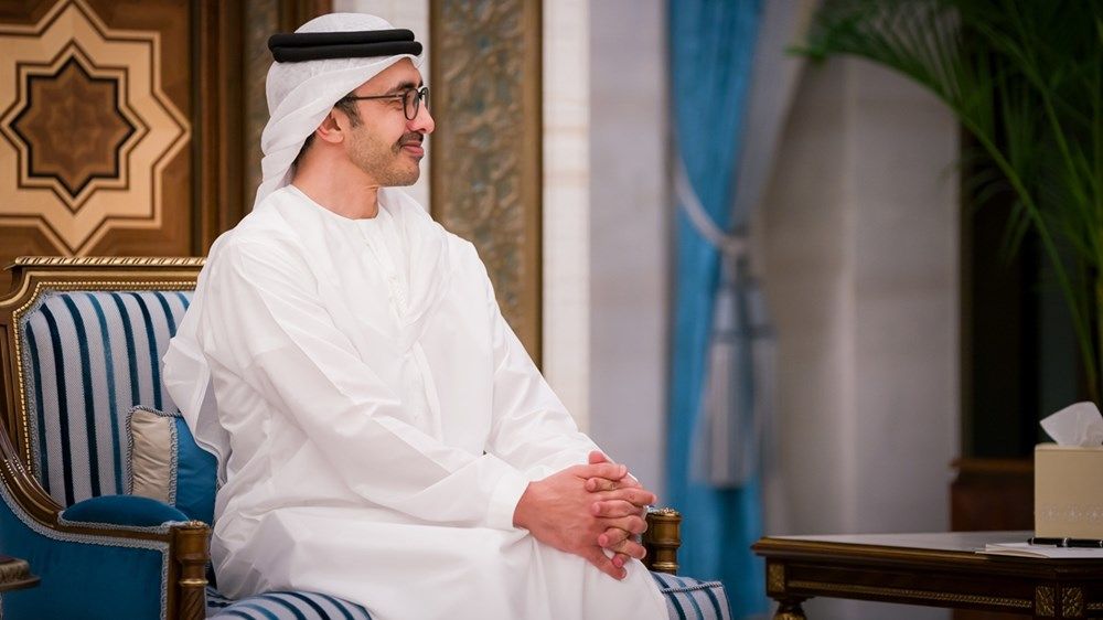 أمير قطر يستقبل عبدالله بن زايد