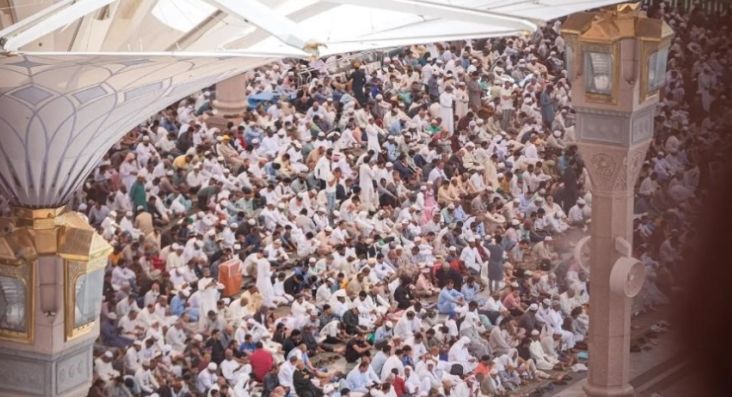 زوار المسجد النبوي يتجاوزون  الـ5.2 مليون في الأسبوع الأول من رمضان