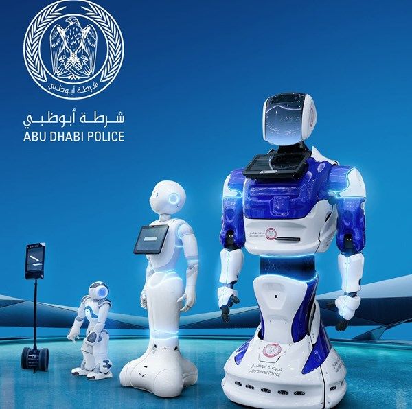 روبوتات ذكية بشرطة أبوظبي للتثقيف المروري وتحديد المخالفات