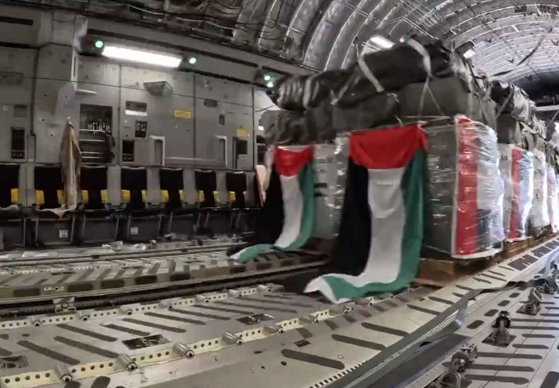 الخليج اليوم .. الإمارات ومصر تنفذان عملية الإسقاط العاشرة للمساعدات الإنسانية والإغاثية على شمال قطاع غزة