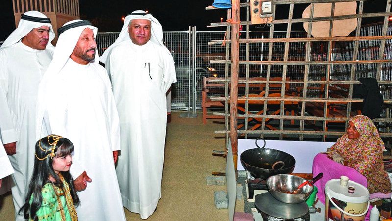 الامارات | منتجات بلمسة التراث الإماراتي في سوق الفريج الرمضاني