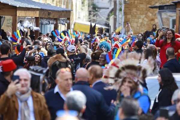 "مهرجان الزامبو" تقليد غريب قبل الصوم عند الطوائف المسيحية الشرقية.. فيديو وصور