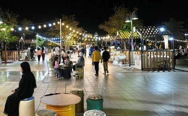 سوق بسطة الفريج الرمضاني في الحديقة الرسمية على كورنيش أبوظبي