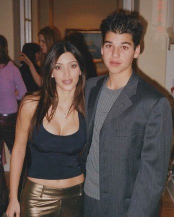 بصورة قديمة تجمعهما..كيم كارداشيان تعايد شقيقها روب في يوم ميلاده بهذه الكلمات المميزة