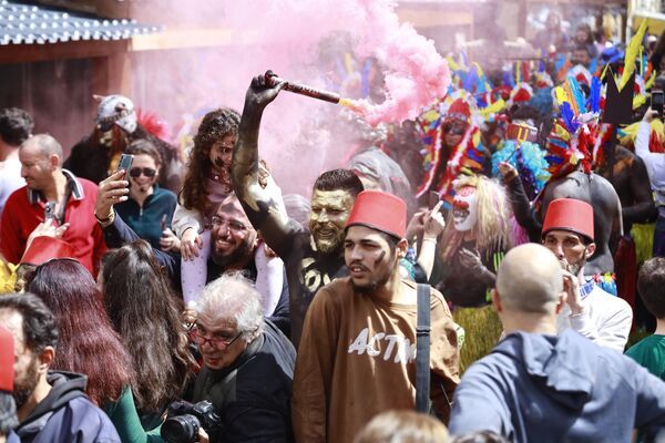 "مهرجان الزامبو" تقليد غريب قبل الصوم عند الطوائف المسيحية الشرقية.. فيديو وصور