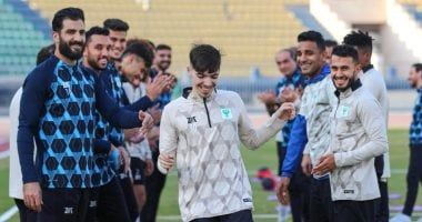 عبد الرحيم دغموم يخضع لفحوصات طبية في قطر تمهيدا للمشاركة مع المصري