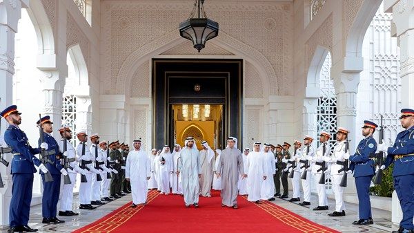 برئاسة محمد بن راشد.. مجلس الوزراء يستعرض أداء القطاع الصناعي وتعزيز المنتج الوطني ومبادرات لدعم سوق العمل