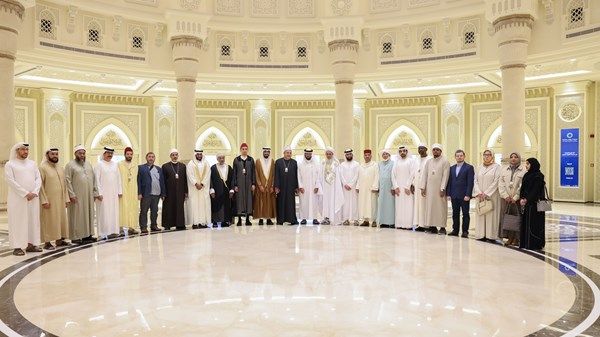 مجمع القرآن الكريم بالشارقة يستقبل العلماء ضيوف رئيس الدولة