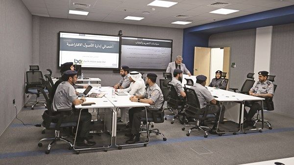 شرطة أبوظبي تنفذ دورة «العالم الافتراضي»