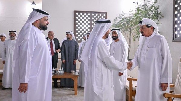 حاكم عجمان وولي عهده يواصلان تقبل التهاني بشهر رمضان المبارك