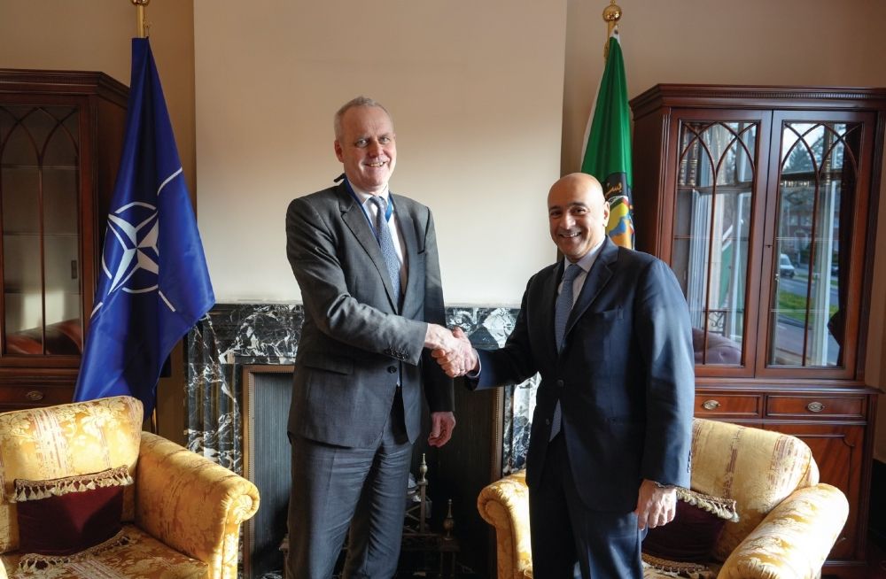 أمين مجلس التعاون يبحث التطورات الإقليمية والدولية مع حلف الناتو