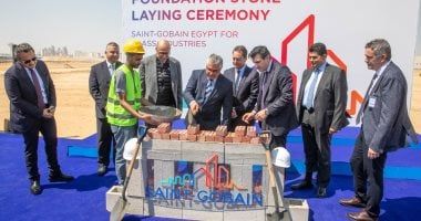 وضع حجر أساس مصنع لإنتاج الزجاج ومحطة طاقة شمسية باستثمارات 175مليون يورو