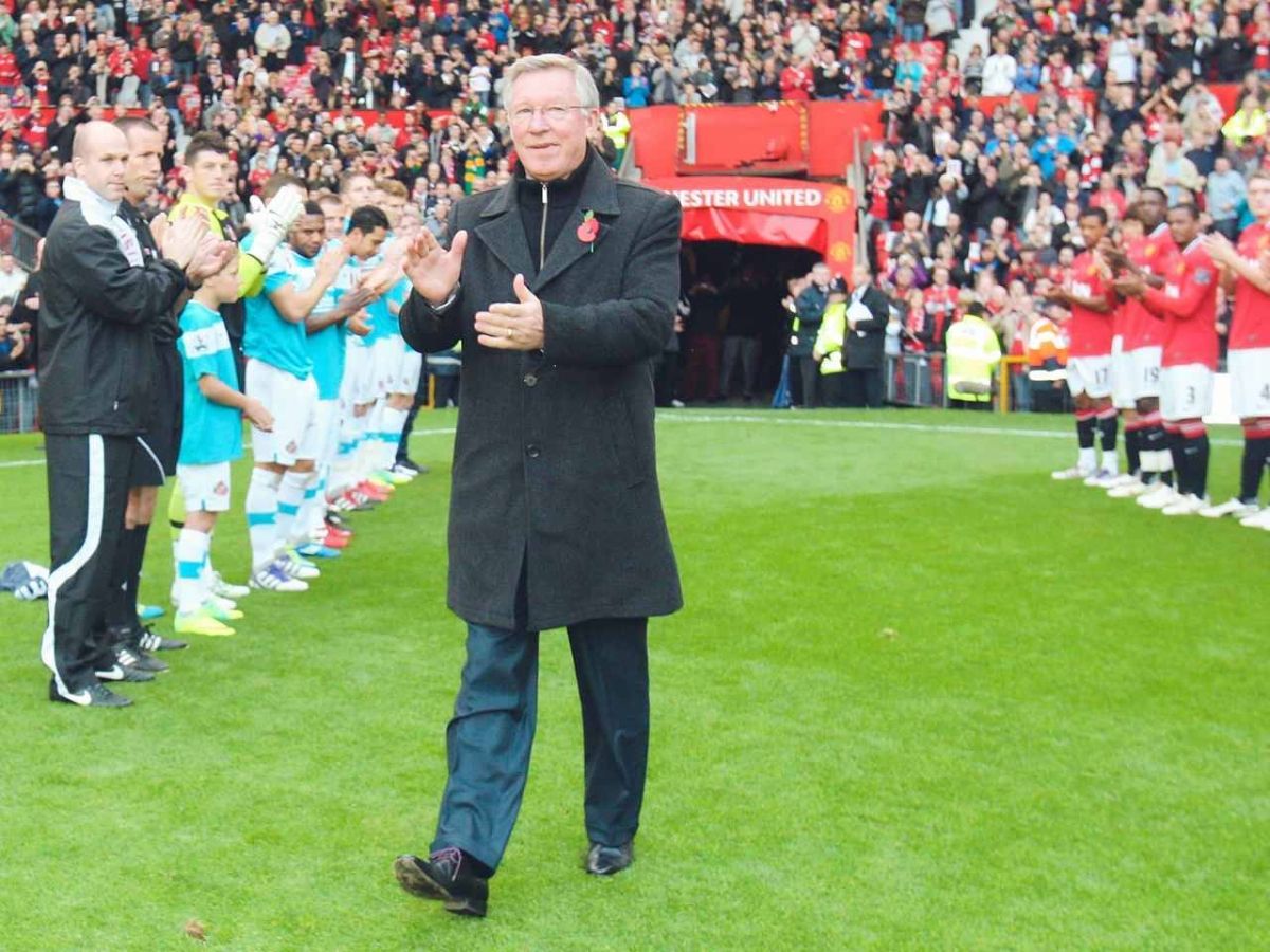 فيرجسون ينال عضوية آينتراخت فرانكفورت مدى الحياة