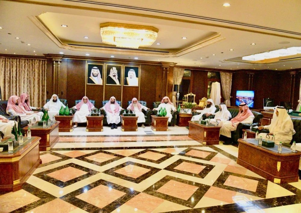 السديس: تعزيز المهام الدينية لأئمة ومؤذني الحرمين في رمضان