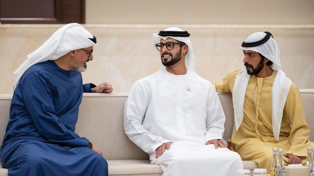 ولي عهد أبوظبي يستقبل المهنئين بشهر رمضان المبارك