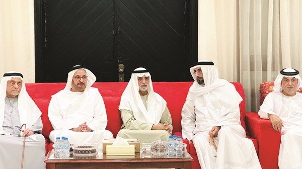 نهيان بن مبارك يعزي في وفاة محمد بن خليفة السويدي بالعين