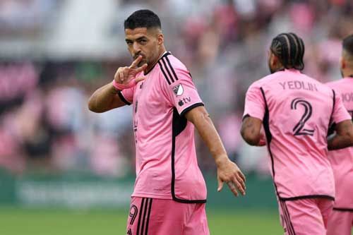 خلال شهر واحد.. سواريز يسلب عرش ميسي في الدوري الأمريكي