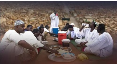 الامارات | "عشاء الميتين" .. من الذي يقيمه ؟ ومن يحضره في السودان ؟