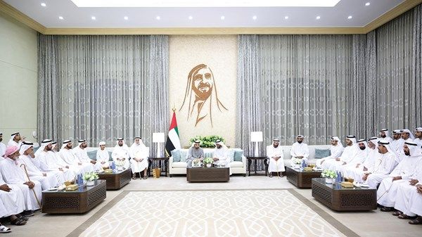 حمدان بن زايد يستقبل المهنئين بشهر رمضان المبارك