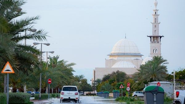 بلدية عجمان تؤكد جاهزيتها للتعامل مع المنخفض الجوي المتوقع