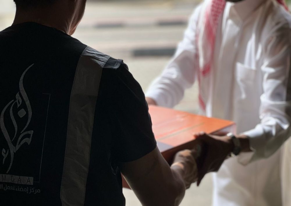 "فتاة الأحساء" توزع 700 سلة غذائية ضمن حملة "أيام معدودات" الخيرية