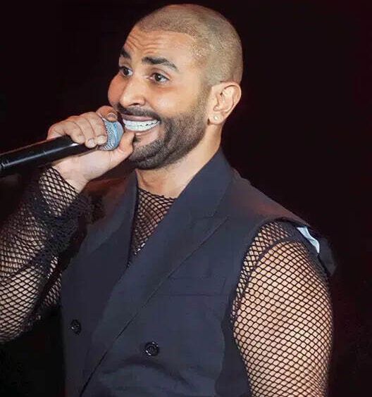 الامارات | أحمد سعد: "كنت بجري ورا التريند وحطيت حلق .. هِيَّ جت على ودني ؟"