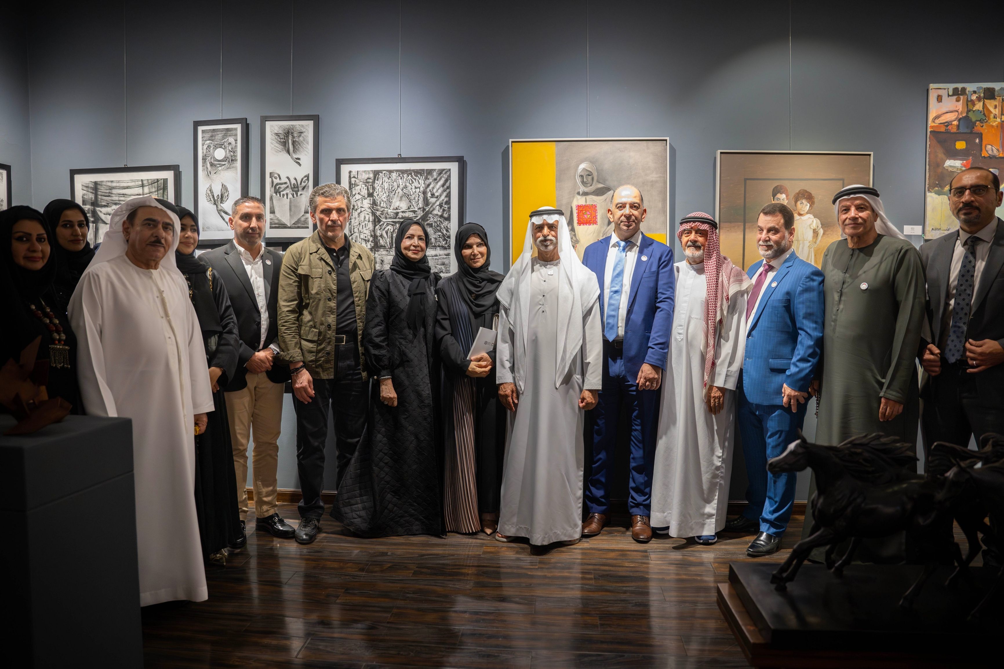 الامارات | نهيان بن مبارك يفتتح معرض "بدايات" لدعم حملة "تراحم من أجل غزة "