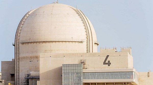 ربط المحطة الـ4 من محطات براكة للطاقة النووية في أبوظبي بشبكة الكهرباء الرئيسية في دولة الإمارات