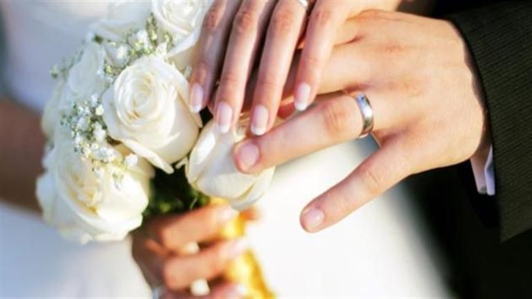 بعد زواجها للمرة الثانية.. سيدة تصحب زوجها السابق للعيش معها والسبب صادم