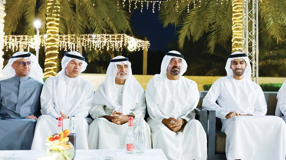 مكتوم بن محمد والشيوخ يزورون مجلس هشام القاسم في دبي