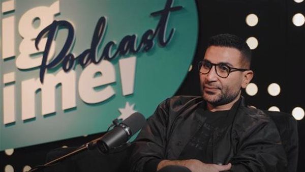أحمد سعد:"خرمت ودنى زي البنات.. وأغنية عليكى عيون لطليقتى"