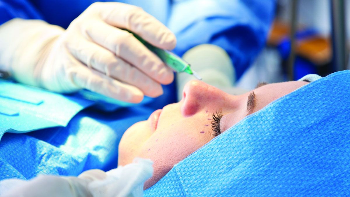 الامارات | تنفق نصف مليون دولار لتشبه نجمتها المفضلة