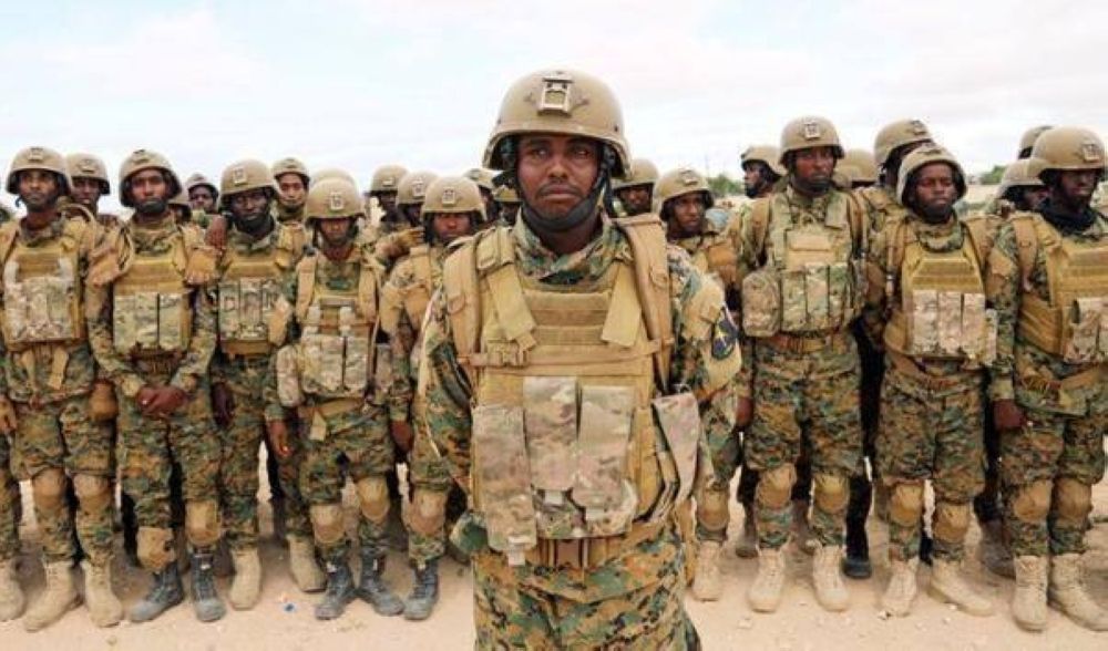 الأمن الصومالي يقبض على 16 شخصاً متورطاً بهجوم استهدف فندقاً بمقديشو