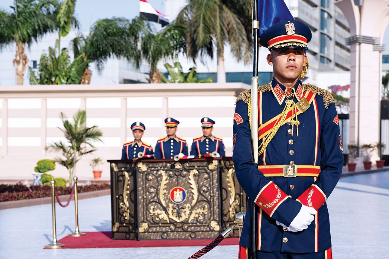 الخليج اليوم .. رئيس الدولة والرئيس المصري يبحثان في القاهرة العلاقات الأخوية والمستجدات في المنطقة