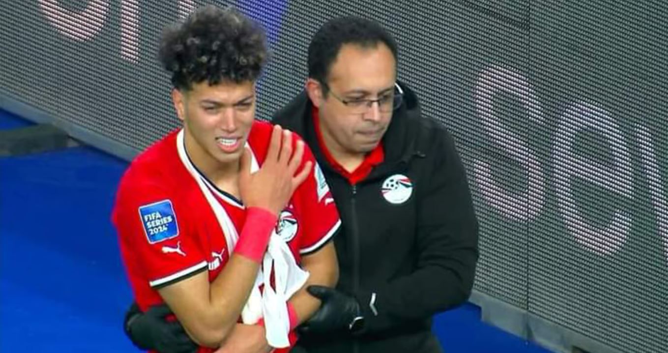 الامارات | إمام عاشور يخضع لجراحة "ناجحة" في الكتف بعد إصابته مع منتخب مصر