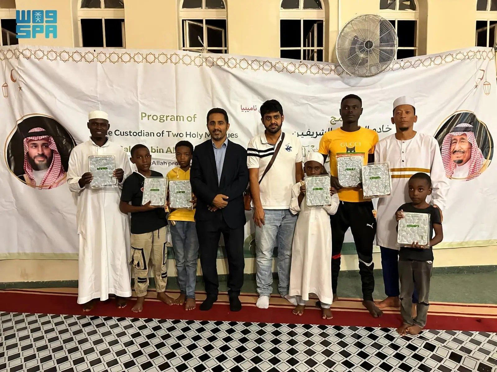 السعودية | “الشؤون الإسلامية” تدشن برنامجي هدية خادم الحرمين لتوزيع التمور وتفطير الصائمين في ناميبيا