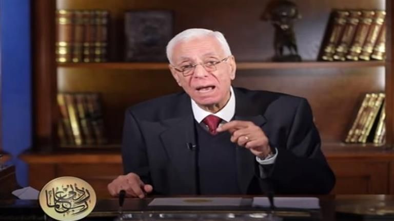 لماذا يبدو البعض أصغر من عمرهم الحقيقي؟.. حسام موافي يكشف مفاجأة (فيديو)