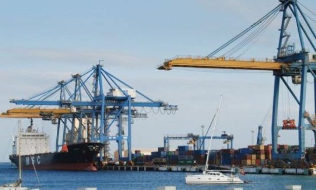 رئيس مجلس السيادة يطلع على دور هيئة الموانئ البحرية في دعم الاقتصاد الوطني