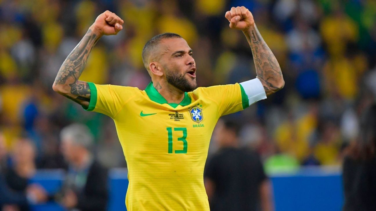 الامارات | داني ألفيش يدفع مليون دولار ويغادر السجن