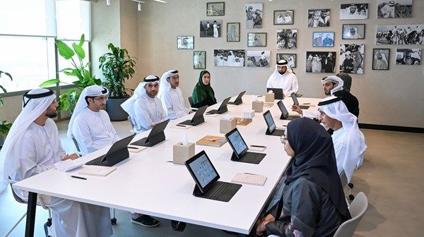 برئاسة أحمد بن محمد.. مجلس دبي للإعلام يناقش خطة تطوير السياسات الإعلامية للإمارة