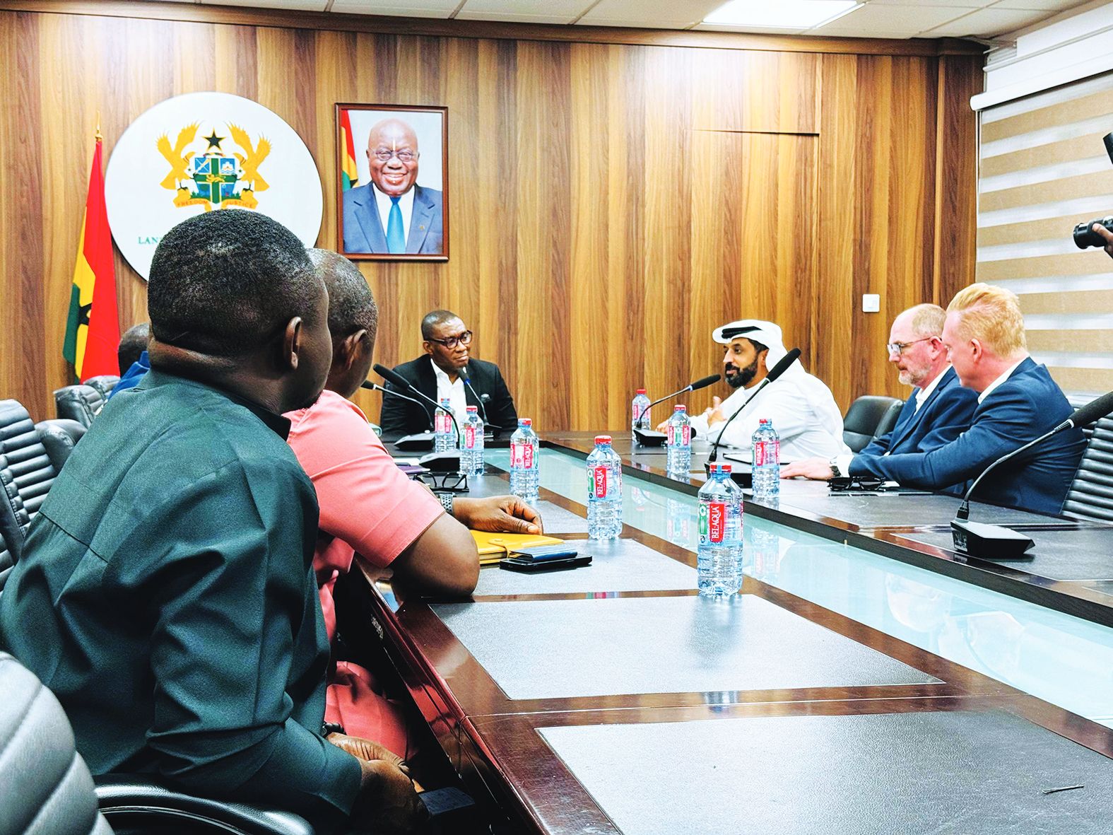 الخليج اليوم .. وفد إماراتي يتقصى الحقائق بشأن تجارة الماس في غرب أفريقيا