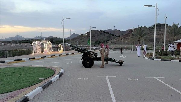 مدفع شرطة دبي يجمع أهالي منطقة حتا في أجواء رمضانية