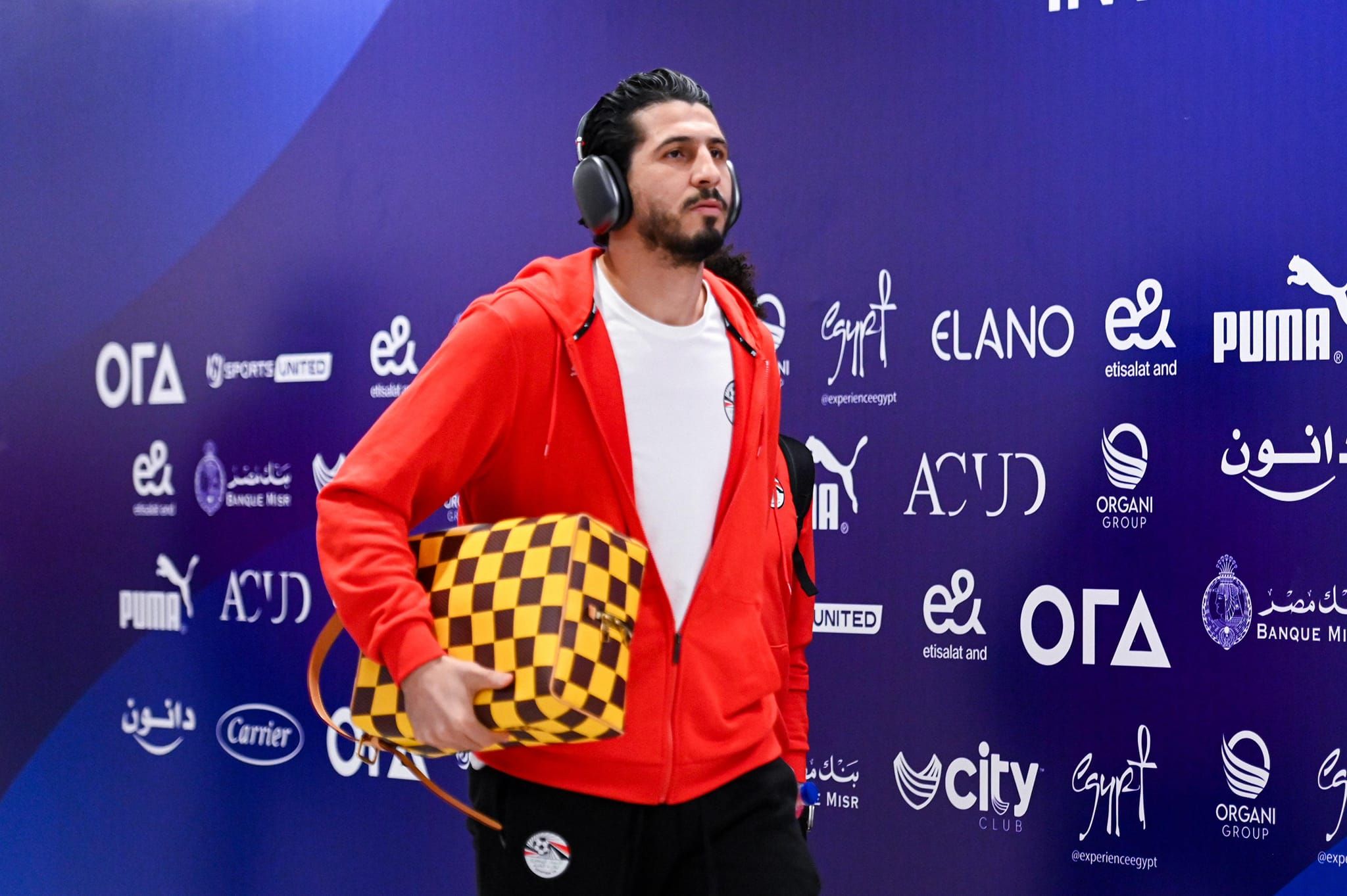 الامارات | عودة مفاجئة من حجازي إلى مصر.. يشارك أمام كرواتيا في النهائي