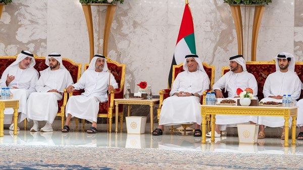 سعود بن صقر يواصل استقبال المهنئين بشهر رمضان المبارك